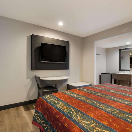 Rodeway Inn San Bernardino & Redlands מראה חיצוני תמונה