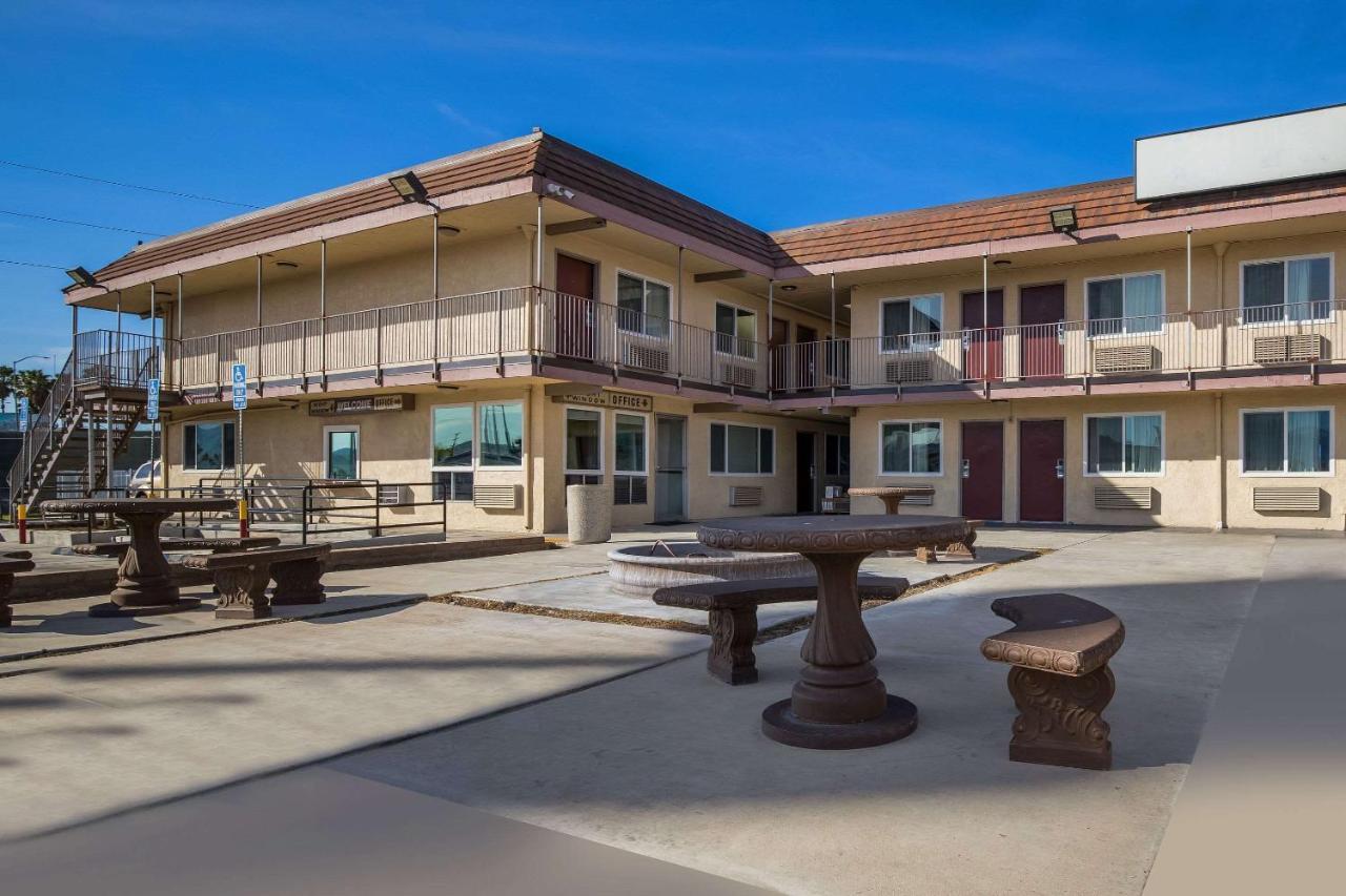 Rodeway Inn San Bernardino & Redlands מראה חיצוני תמונה