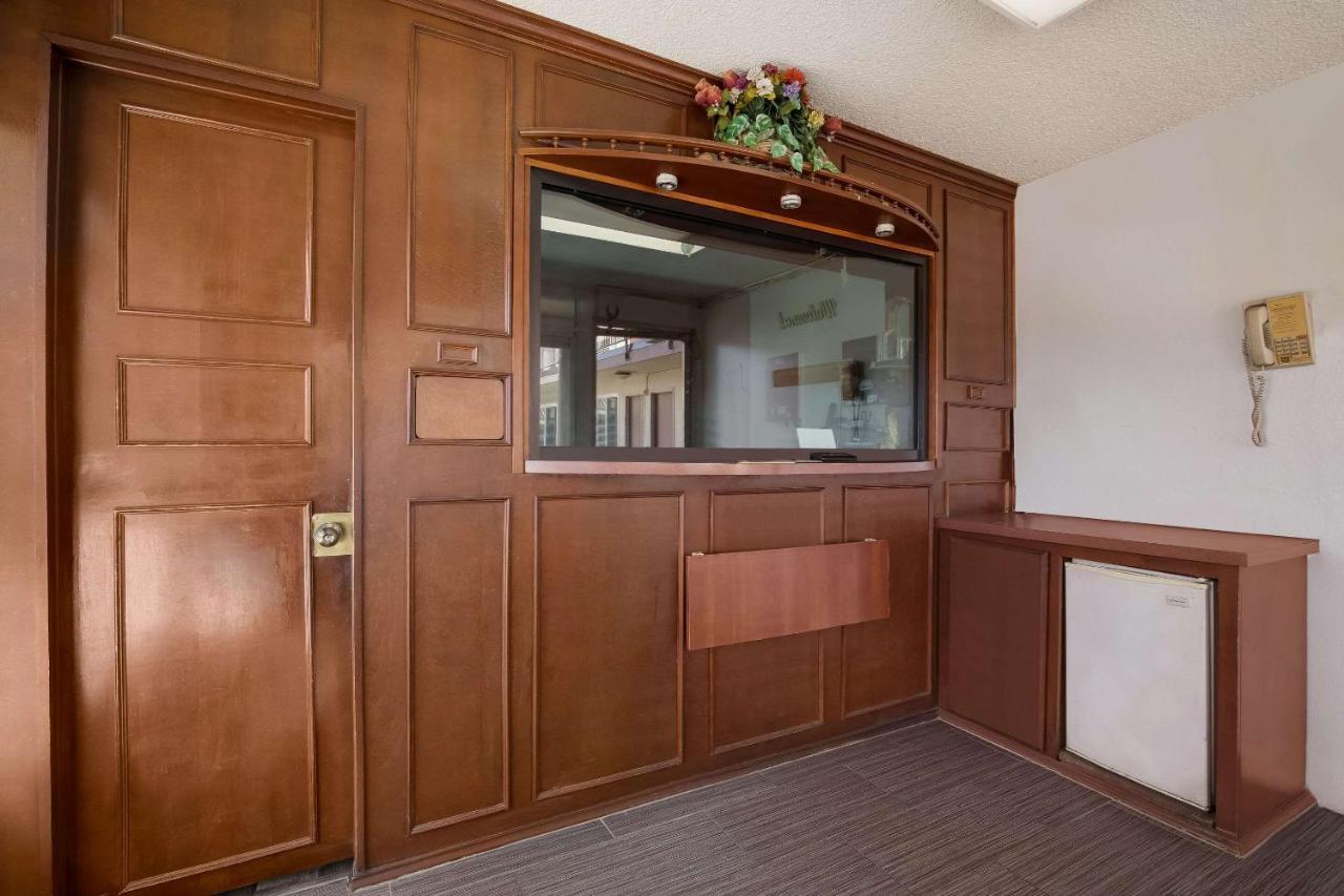 Rodeway Inn San Bernardino & Redlands מראה חיצוני תמונה