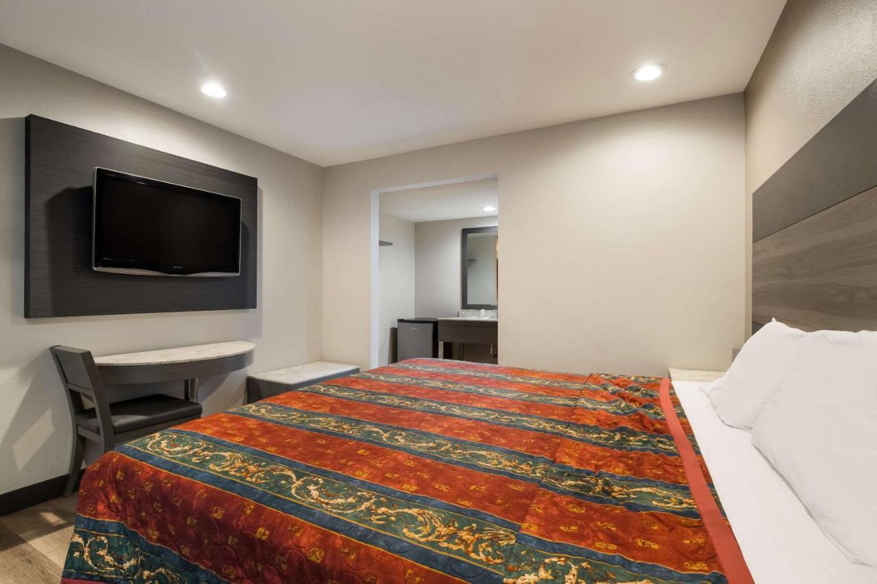 Rodeway Inn San Bernardino & Redlands מראה חיצוני תמונה